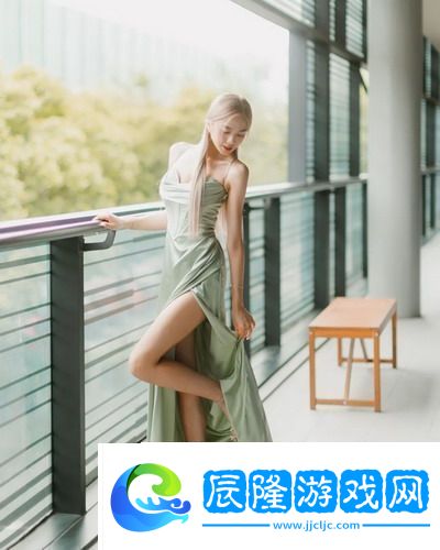 草莓香蕉十八歲可以吃嗎-小明說(shuō)：這絕對(duì)是個(gè)甜蜜的選擇-快來(lái)看看吧！